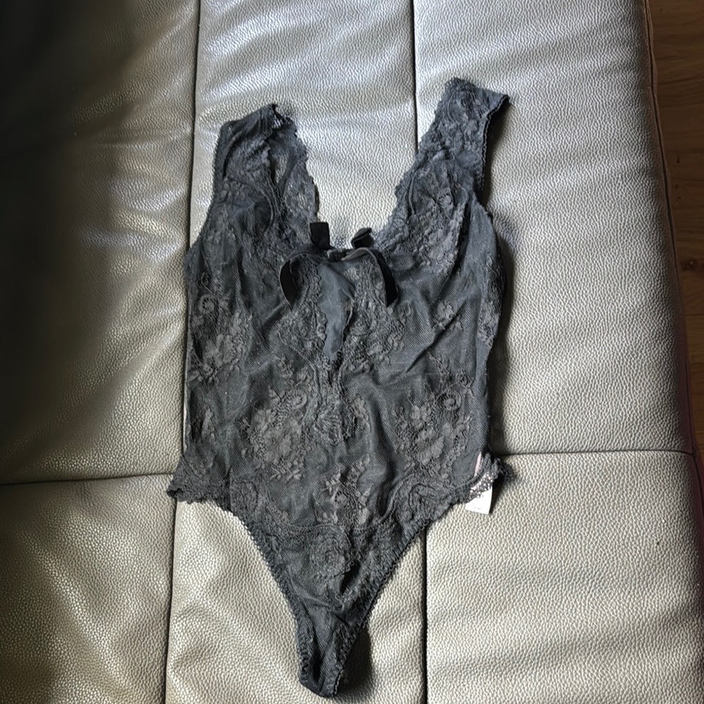 New with no tags lace Bodysuit in black